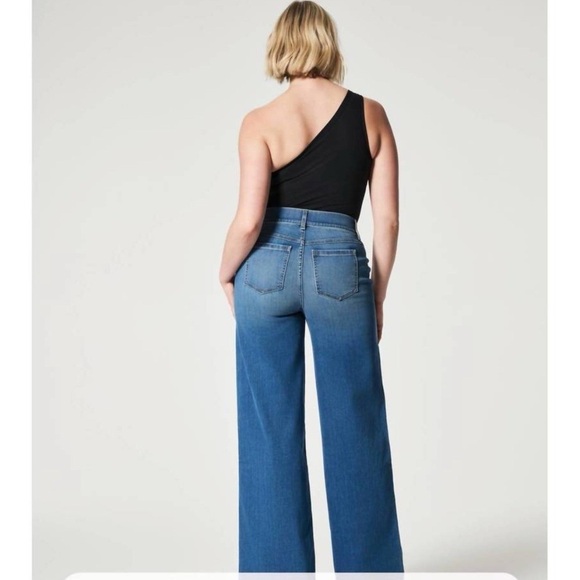 SPANX Seamed-Front Wide Leg Jeans - Blue Pull-On Shaping Denim - Size M - Picture 3 of 13